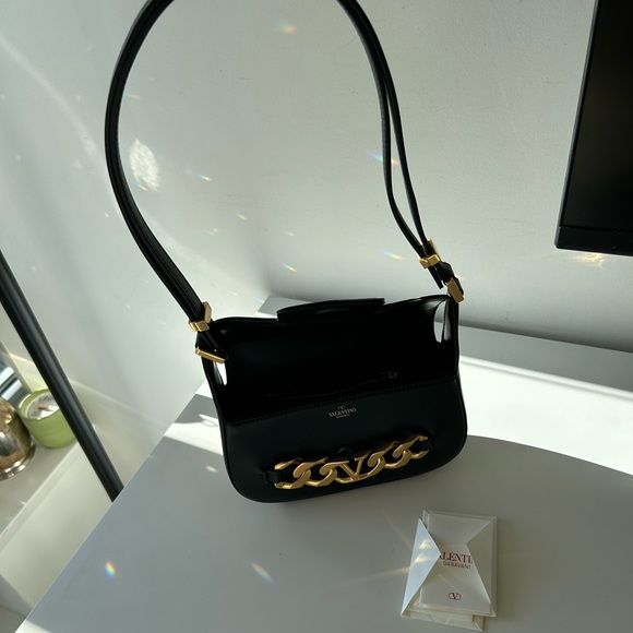 Valentino Small VLogo Chain Shoulder Bag Excellent Condition, Adjustable Straps! - Picture 8 of 13